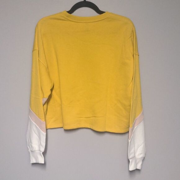 Divided Cropped Sweatshirt    - Picture 3 of 5